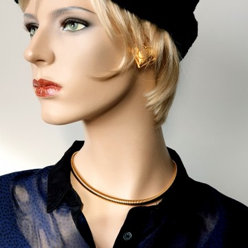 Monet smalle goudkleurige omega ketting