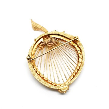 Monet - Spinnerets - wired 60's fruit brooch - Bliinkt