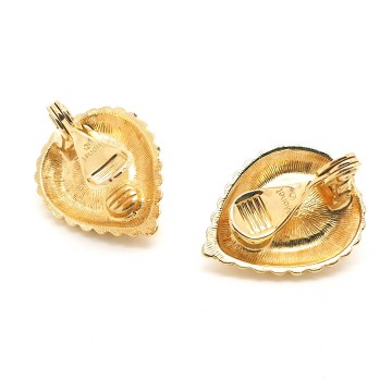 Monet teardrop shaped goldtone earrings with faux pearl and ribbed edge - Bliinkt