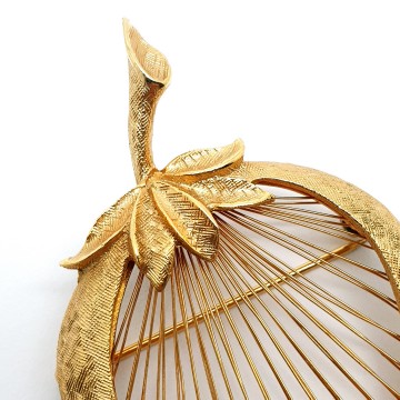 Monet - Spinnerets - wired 60's fruit brooch - Bliinkt