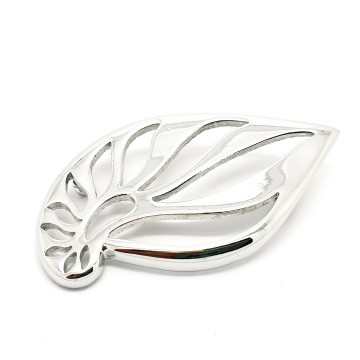 Monet - shiny silvertone leaf brooch - Bliinkt