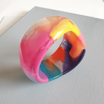 Multicolour irregularly shaped plastic bangle