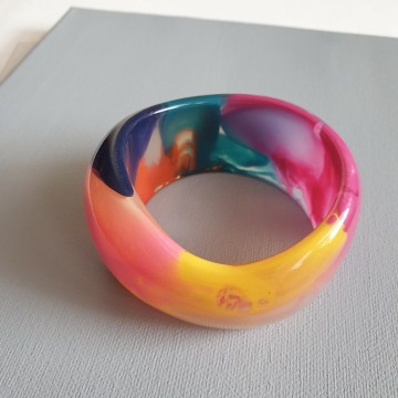 Multicolour irregularly shaped plastic bangle