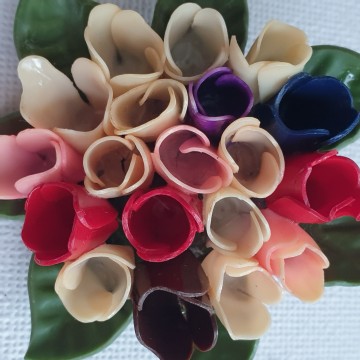 Multicoloured celluloid flower brooch - Bliinkt