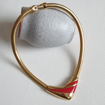 Napier short goldtone necklace with red enamelled centerpiece