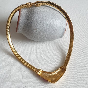 Napier short goldtone necklace with red enamelled centerpiece