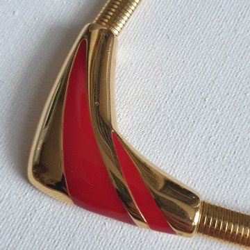 Napier short goldtone necklace with red enamelled centerpiece