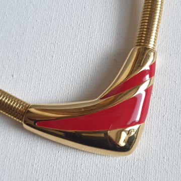 Napier short goldtone necklace with red enamelled centerpiece