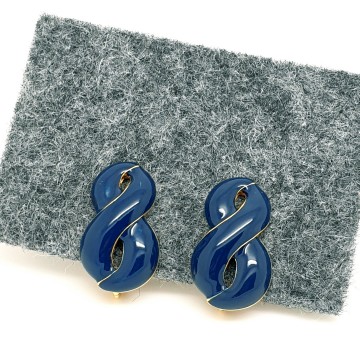 Napier goudkleurige oorbellen met donkerblauw email