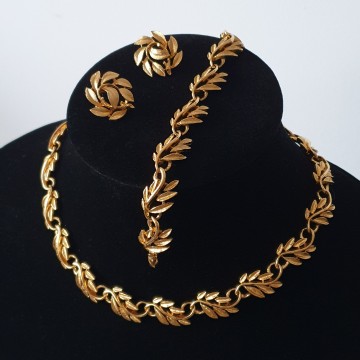 Napier goldtone leaves necklace bracelet earring set
