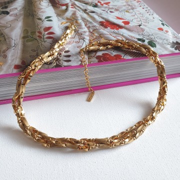 Napier short goldtone twisted three string necklace