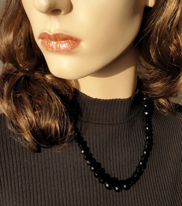 Necklace with black faceted glass beads 0