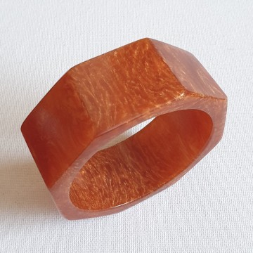 Achthoekige roestbruin gemarmerde plastic armband - Bliinkt