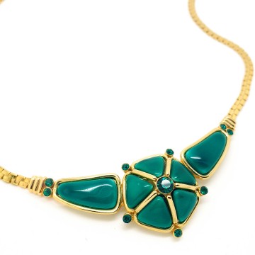 Orena Paris - goldtone short necklace with emerald green rhinestones and cabochons - Bliinkt