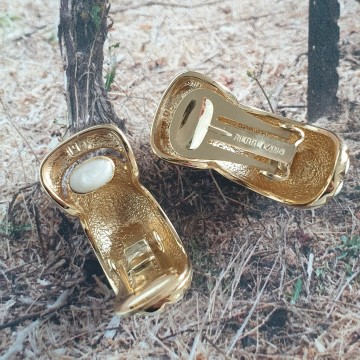 Pierre Lang - Luxurious goldtone white enamelled earrings - Bliinkt