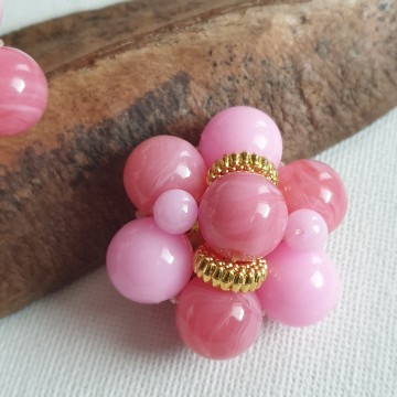 Pink plastic beads clip earrings - Bliinkt