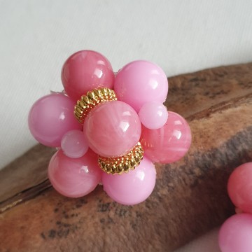 Pink plastic beads clip earrings - Bliinkt
