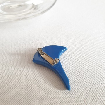 Plastic blue leaf brooch with clear rhinestone