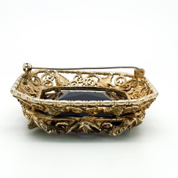 Leaf brooch with large faceted purple glass stone - Bliinkt