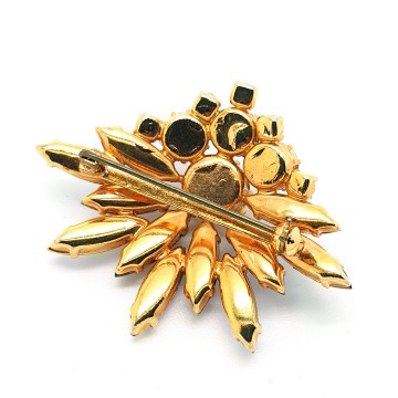 Fan shaped brooch with aurora borealis and brown rhinestones - Bliinkt