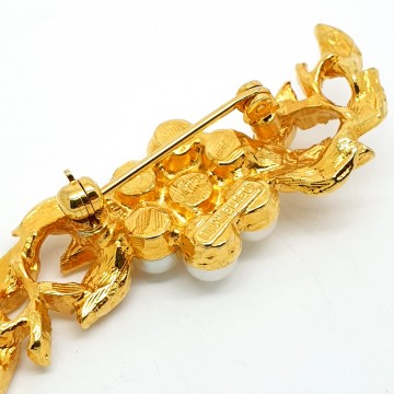 Richelieu goldtone pearl brooch