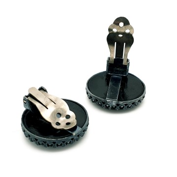 Ronde clips met mettalic zwarte 'steen'
