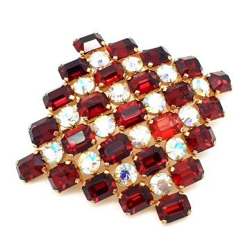 Rood met witte strassbroche