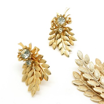 Sarah Coventry 1960 'Harvest Time' goudkleurige broche en oorbellen