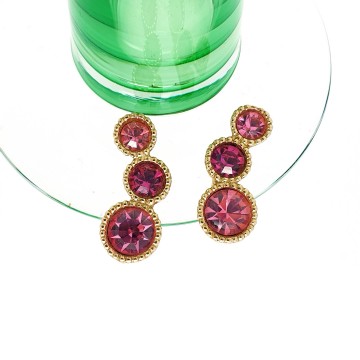 Sarah Coventry 'Saucy' 1965 goldtone brooch earring set with pink rhinestones - Bliinkt