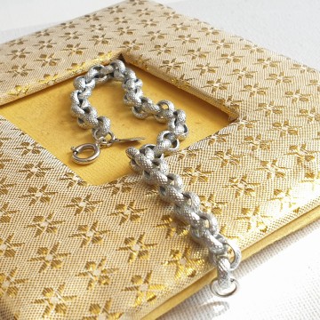 Sarah coventry silvertone link bracelet