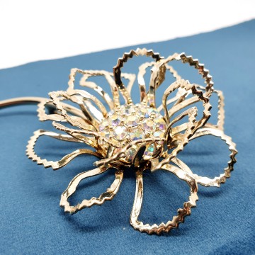 Sarah Coventry broche 'Allusion' 1968