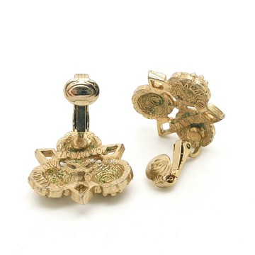 'Fashion-Rite' 1972 by Sarah Coventry - Bliinkt