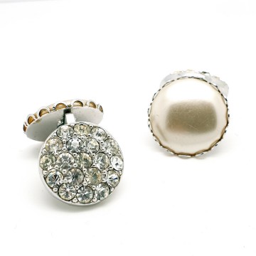 Sarah Coventry Pearl Wardrobe tweezijdig draagbare clips met heldere strass en parelmoerreversable clips clear strass mother of pearl