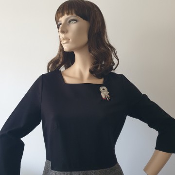 Sardi - Queen Mum brooch 1993 with clear and ruby coloured rhinestones - Bliinkt