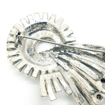 Sardi - Queen Mum brooch 1993 with clear and ruby coloured rhinestones - Bliinkt