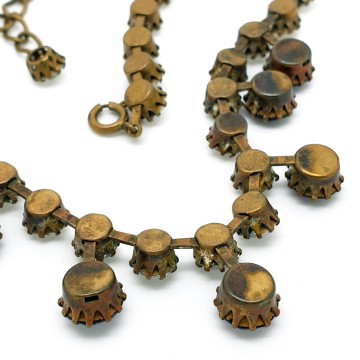 Short 50s necklace with clear and purple rhinestones - Bliinkt