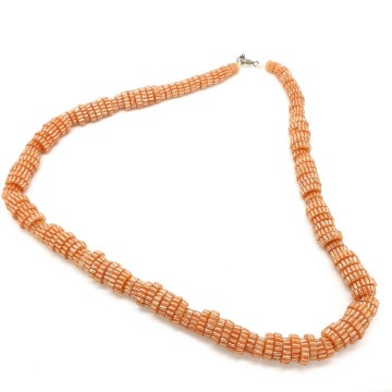 Short necklace with dark salmon mother of pearl ribbed sliced glass beads - Bliinkt