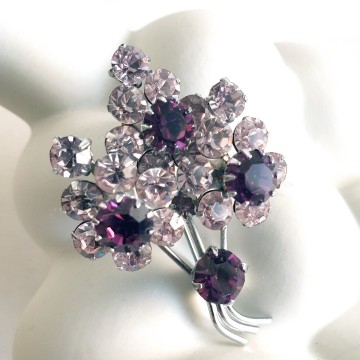 Silvertone bouquet flower brooch with lilac and purple rhinestone flowers - Bliinkt