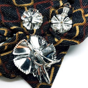 Silvertone flower brooch and earring set