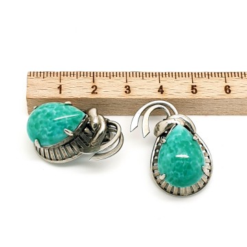 Silvertone earrings with turquoise teardrop shaped stone - Bliinkt