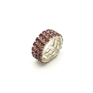 Silvertone expansion ring with red rhinestones - Bliinkt