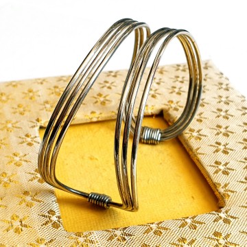 Silvertone wire cuff bracelet