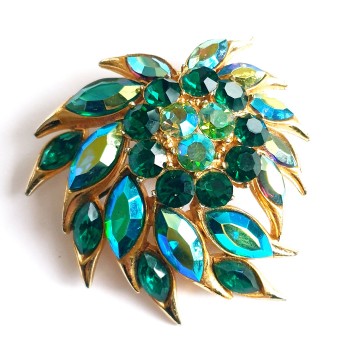 Sphinx - emerald green and aurora borealis rhinestone brooch - Bliinkt