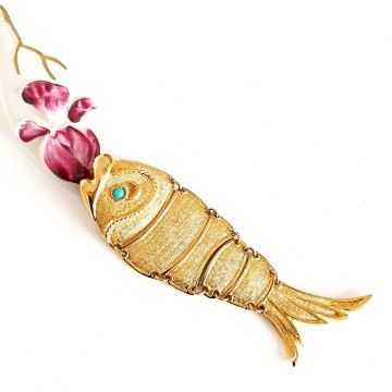 Sphinx - flexible fish brooch with turquoise eye - Bliinkt