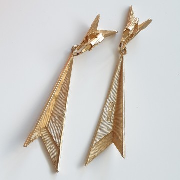 Sphinx goldtone asymetric dangle earrings - Bliinkt