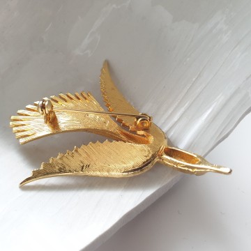 Sphinx goldtone bird brooch signed nr. 93 - Bliinkt
