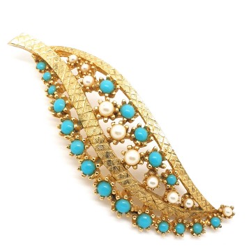 Sphinx - goldtone brooch with turquoise and pearl beads - Bliinkt