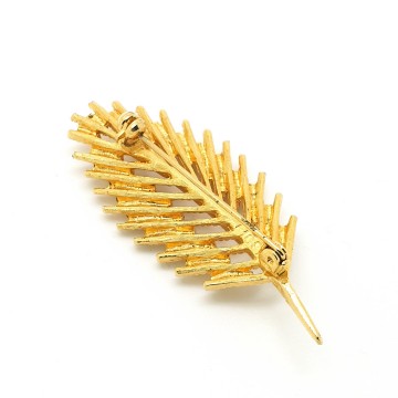 Sphinx - goldtone leaf brooch - Bliinkt