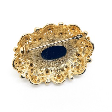 Sphinx - goldtone oval brooch with black strass glass stone and faux pearl - Bliinkt