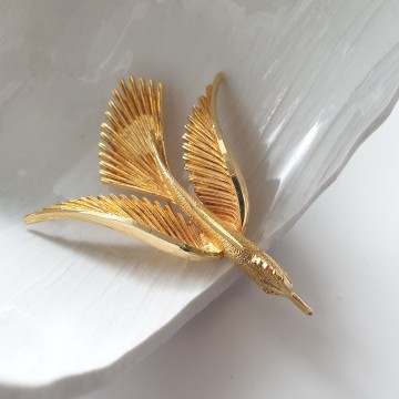 Sphinx goldtone bird brooch signed nr. 93 - Bliinkt